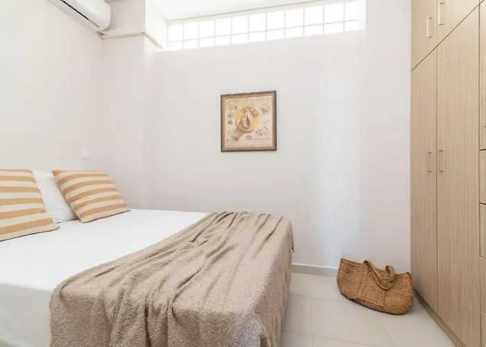 Phoenix Apartment *