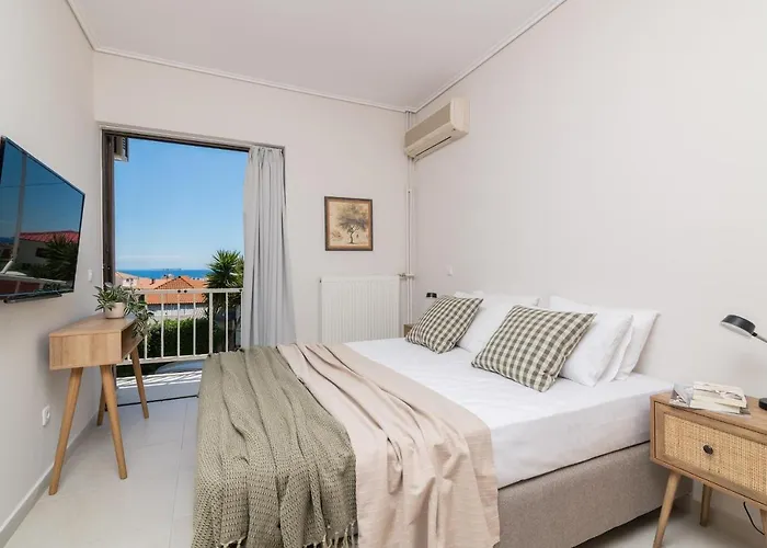 Phoenix Apartment *