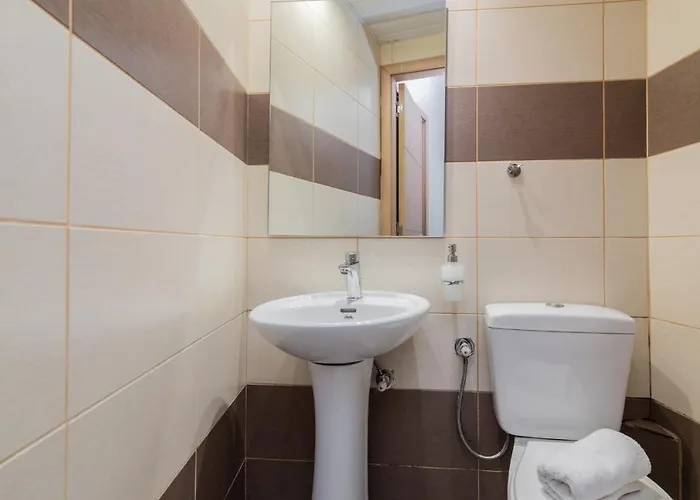 Phoenix Apartment *