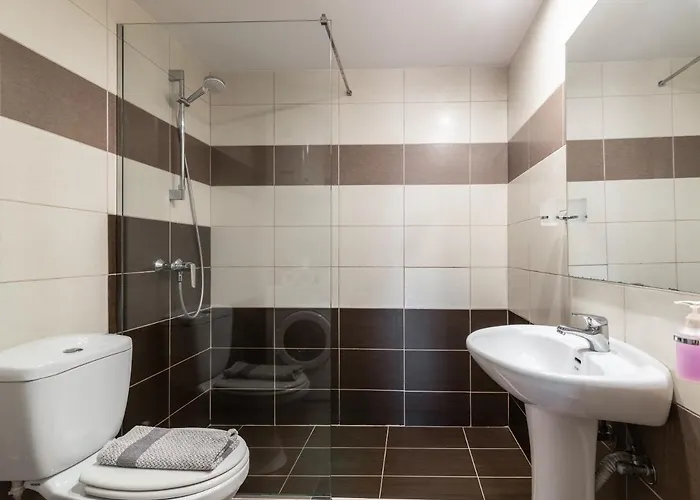 Phoenix Apartment *